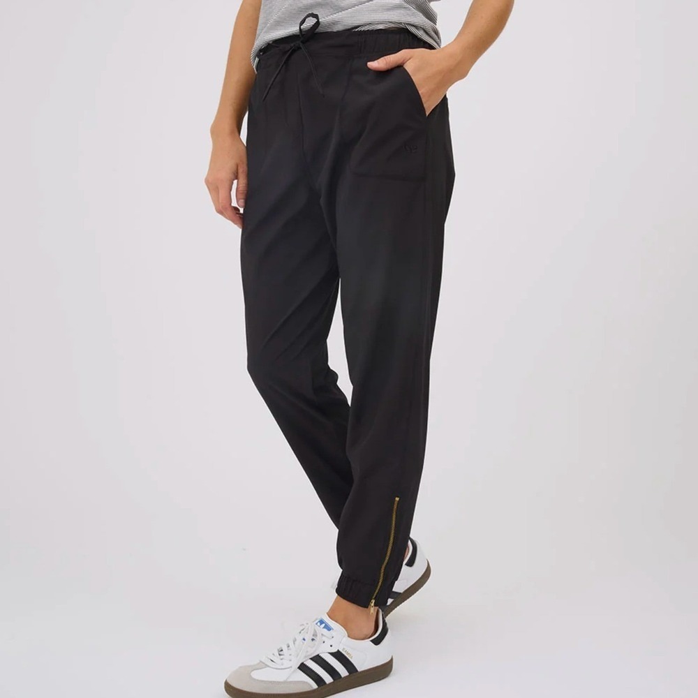 Albion Fit Jetset Jogger Pants Medium Petite Black Comfort Athleisure Casual